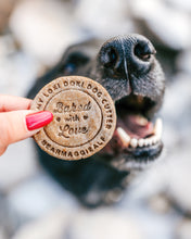 Cargar imagen en el visor de la galería, Cortador de galletas Horneado con Amor (Forma Redonda) PERSONALIZADO