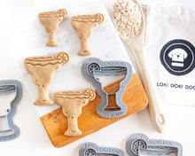 Cargar imagen en el visor de la galería, Margarita Cookie Cutter (Multiple Sizes Available)