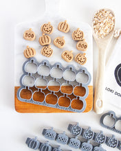 Cargar imagen en el visor de la galería, Pumpkin Multi-Cutter (MINI SIZE) Sets Available with Optional Stamp Tool (3 Styles of Stamp Tools Available)