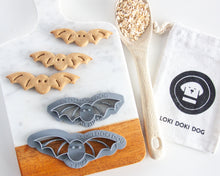 Load image into Gallery viewer, Bat Shaped Cookie Cutter