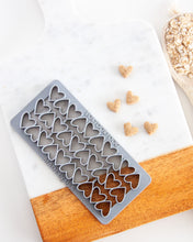 Cargar imagen en el visor de la galería, Juegos de cortadores múltiples en forma de corazón (tamaño de premio de entrenamiento) disponibles con herramienta opcional