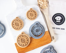 Load image into Gallery viewer, Compass Shaped Cookie Cutter