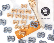 Charger l'image dans la galerie, Mini emporte-pièces en forme d'os pour les fêtes et Noël (taille 1,5 po - lots disponibles)