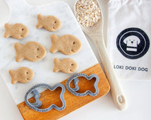 Load image into Gallery viewer, Goldfish Cookie Cutter