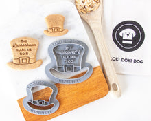 Charger l'image dans la galerie, Emporte-pièce en forme de chien en forme de chapeau haut de forme (4 tailles disponibles)