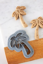 Load image into Gallery viewer, Palm Tree Shape Dog Biscuit Cookie Cutter