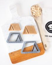 Charger l'image dans la galerie, Emporte-pièce en forme de tente de camping