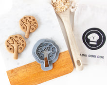 Cargar imagen en el visor de la galería, Cortador de galletas con forma de fruta y manzano