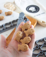 Cargar imagen en el visor de la galería, Goldfish Multi-Cutter (MINI SIZE) Sets Available with Optional Stamp Tool