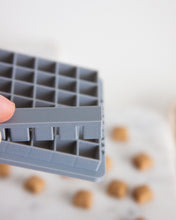 Cargar imagen en el visor de la galería, Juegos de cortadores múltiples de forma cuadrada (tamaño de premio de entrenamiento) disponibles con herramienta opcional