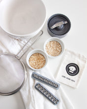 Cargar imagen en el visor de la galería, Juegos de cortadores múltiples con forma de hueso (tamaño de premio de entrenamiento) disponibles con herramienta opcional