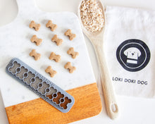 Cargar imagen en el visor de la galería, Juegos de cortadores múltiples con forma de hueso (tamaño de premio de entrenamiento) disponibles con herramienta opcional