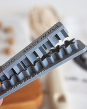 Cargar imagen en el visor de la galería, Juegos de cortadores múltiples con forma de estrella (tamaño de premio de entrenamiento) disponibles con herramienta opcional