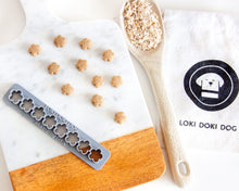 Cargar imagen en el visor de la galería, Juegos de cortadores múltiples con forma de flor (tamaño de premio de entrenamiento) disponibles con herramienta opcional