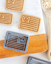 Charger l'image dans la galerie, Paw Print with Love USA Flag Cookie Cutter