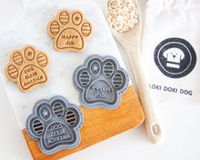 Charger l'image dans la galerie, Pawsitively Patriotic Paw Shape Cookie Cutter (2 Styles Available)