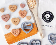 Charger l'image dans la galerie, Emporte-pièce en forme de cœur (UNIQUE - CHOISISSEZ parmi 35 styles)