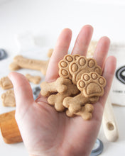 Load image into Gallery viewer, Extra Mini Paw Shaped Cookie Cutter
