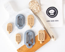Cargar imagen en el visor de la galería, Cortador de galletas con forma de paleta "Pupsicle"