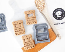 Load image into Gallery viewer, Kissing Booth Shape Dog Biscuit Cookie Cutter