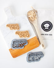 Charger l'image dans la galerie, Emporte-pièce en forme de chien « âme et cœur »