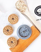 Cargar imagen en el visor de la galería, Cortador de galletas con forma de dona para perro