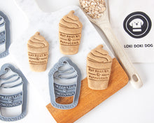 Cargar imagen en el visor de la galería, Cortador de galletas con forma de taza de café "Pero primero mi Puppuccino"