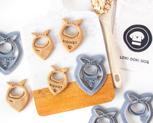 Charger l'image dans la galerie, Emporte-pièce en forme de bandana (deux styles disponibles)