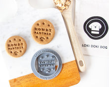 Charger l'image dans la galerie, Emporte-pièce rond « Howdy Pawtner » avec étoiles
