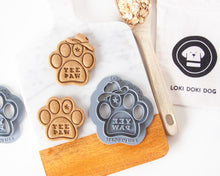 Charger l'image dans la galerie, Emporte-pièce en forme de patte « YEE PAW »