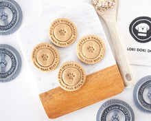 Charger l'image dans la galerie, Emporte-pièce en forme de biscuit pour chien « Objectif du Nouvel An » de votre chien (plus de 20 au choix)