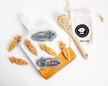 Cargar imagen en el visor de la galería, Cortador de galletas de zanahoria personalizado