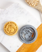 Cargar imagen en el visor de la galería, Cortador de galletas de la Patrulla de Conejos y la Patrulla de Ardillas