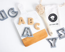 Cargar imagen en el visor de la galería, Cortadores de galletas con forma de letra del alfabeto