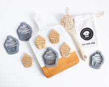 Cargar imagen en el visor de la galería, Cortador de galletas con forma de cupcake