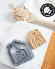 Charger l'image dans la galerie, Emporte-pièce en forme de « Home Sweet Home » et « My Fur Ever Home »