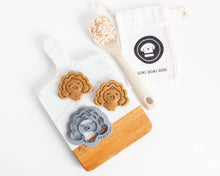 Load image into Gallery viewer, Turkey Shaped Dog Biscuit Cookie Cutter