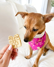 Cargar imagen en el visor de la galería, Cortador de galletas en forma de caja de regalo de perro
