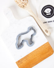 Charger l'image dans la galerie, Emporte-pièce en forme de race de chien (personnalisation disponible)