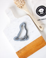 Charger l'image dans la galerie, Emporte-pièce en forme de race de chien (personnalisation disponible)