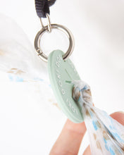 Charger l'image dans la galerie, Porte-sac à déchets Poop Loop