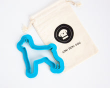 Charger l'image dans la galerie, Emporte-pièce en forme de race de chien (personnalisation disponible)