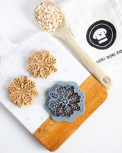 Load image into Gallery viewer, Snowflake Shaped Dog Biscuit Cookie Cutter (Style A)