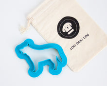 Charger l'image dans la galerie, Emporte-pièce en forme de race de chien (personnalisation disponible)