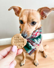 Cargar imagen en el visor de la galería, Cortadores de galletas con forma de perro &quot;Leche y galletas para Papá Noel&quot; (paquete de 3)
