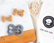 Charger l'image dans la galerie, "2026" Small Dog BONE Shaped Cookie Cutter
