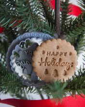 Cargar imagen en el visor de la galería, Round Scallop "Happy Holidays" Cookie Cutter (Select Size)
