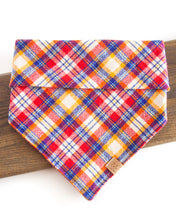 Cargar imagen en el visor de la galería, Farmstead Plaid Flannel Dog Bandana (Personalization Available)
