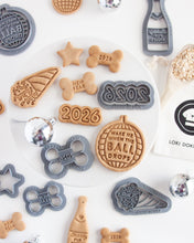 Charger l'image dans la galerie, "2026" Small Dog BONE Shaped Cookie Cutter
