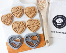 Charger l'image dans la galerie, Mended Heart Cookie Cutter WITH Outline Stamp Design (Select Size &amp; Style)
